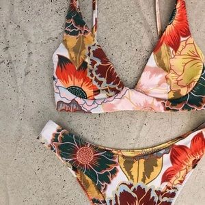 NEW Stone Fox Bikini Set Floral/Yellow
